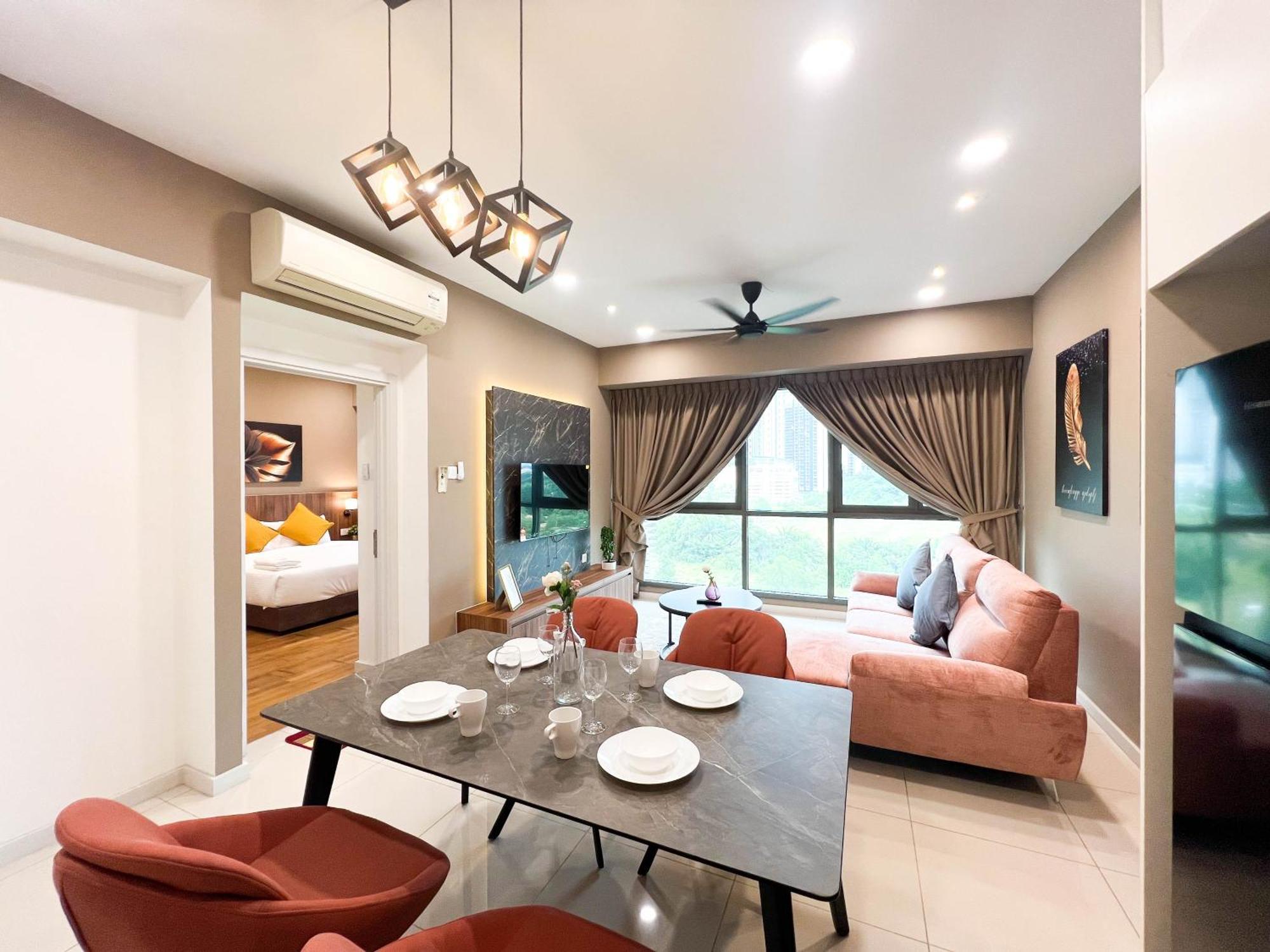 Iskandar Residence By Rr Jbcity Нусаяя Екстер'єр фото